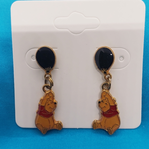 Disney Winnie the Pooh enamel post earring…